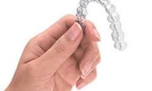 Ortodonzia tradizionale e Invisalign ortodonzia invisalign studio odontoiatrico fiumara